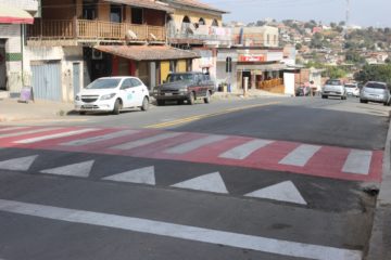 Prefeitura segue com instalação de quebra-molas em diversos pontos da cidade