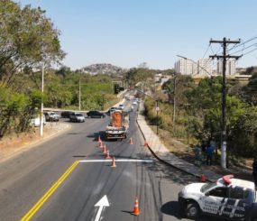 Semáforos instalados em frente ao Café Três Corações, no acesso à região de Chácaras entram em funcionamento