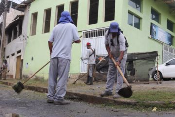 Mutirão de capina chega ao bairro Belo Vale