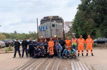 Prefeitura realiza simulação realística de colisão entre trem e carro