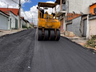 Rua José Nascimento, no bairro São Benedito recebe asfaltamento