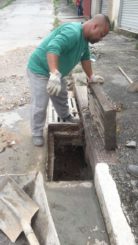 Prefeitura promove limpeza de bueiros em ruas da cidade