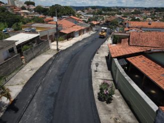 Obras de pavimentação são aceleradas para compensar o atraso causado pelas chuvas