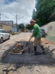 Prefeitura realiza manutenção em ruas da cidade