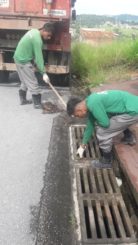Prefeitura promove mutirão para limpeza de bueiros no bairro Pérola Negra