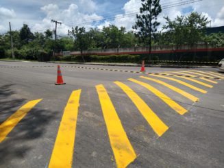 Prefeitura revitaliza sinalização horizontal e vertical em diversos pontos do município