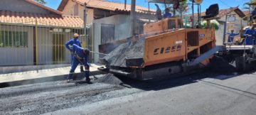 Pavimentação asfáltica beneficia moradores do bairro Nossa Senhora das Graças