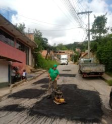 Operação Tapa-Buraco contemplou localidades na Sede e no Distrito