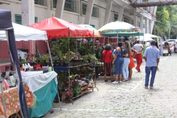 Feira livre é realizada na sede da Prefeitura nesta sexta (3)