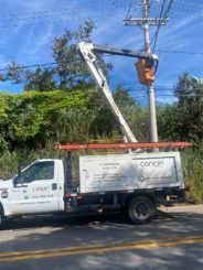 Prefeitura realiza manutenção da iluminação pública na Avenida Beira Rio