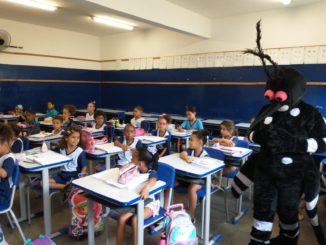 Zoonoses realiza ação educativa contra o mosquito Aedes Aegypti