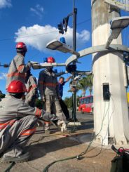 Iniciada a modernização de superpostes na Avenida Brasília