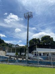 Modernização da iluminação dos campos de futebol públicos avança em Santa Luzia