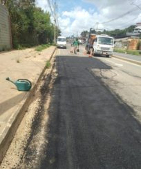 Prefeitura segue com a operação tapa-buraco em diversos bairros da cidade