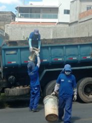 Bairro Via Colégio recebe mutirão de limpeza contra a dengue