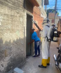 Prefeitura promove borrifação contra o mosquito Aedes Aegypti no bairro Palmital