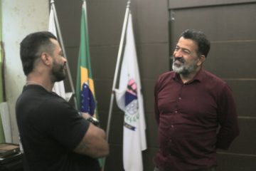 Prefeito recebe atleta de fisioculturismo