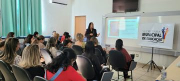 Secretaria Municipal de Educação promove palestra sobre Competências Socioemocionais para supervisores da rede municipal