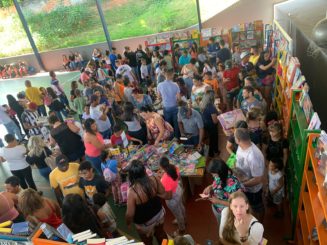 Escola Municipal Santa Luzia encerra Feira do Livro