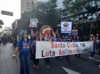 Integrantes da Saúde Mental de Santa Luzia participam de desfile da Luta Antimanicomial