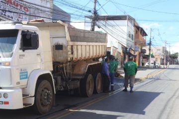Prefeitura instala quebra-molas em pontos da cidade