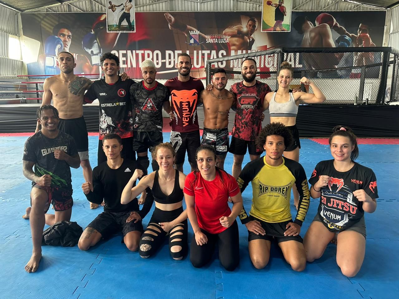 Centro Municipal de Lutas de Santa Luzia recebe atletas de MMA em treino especifico