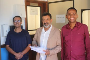 Prefeito protocola na Câmara Municipal projeto Tarifa Zero e projetos que propõem reajuste salarial e abono aos profissionais do magistério