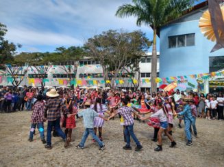 1º arraial do Centro Municipal de Educação Integral e Integrada reúne mais de mil crianças