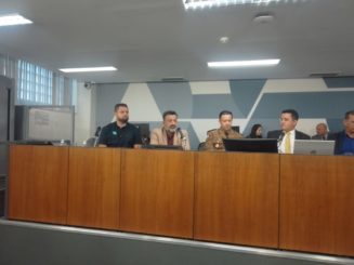Santa Luzia é representada em audiência pública sobre violência nas escolas, na Assembleia Legislativa, convocada pelo deputado estadual Leandro Genaro