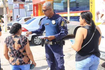 Prefeitura promove ação para orientar motoristas e pedestres sobre mudanças na Avenida Brasília