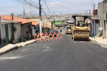 Rua Antônio Bonifácio Machado, no Bairro Palmital, recebe pavimentação asfáltica