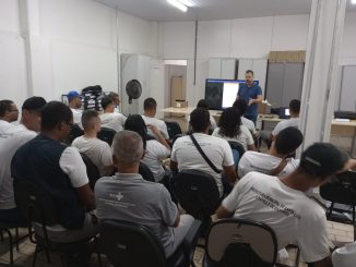 Agentes Comunitários de Saúde e Agentes de Controle de Endemias recebem tablets para trabalho