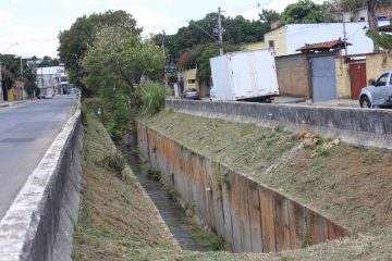 Prefeitura de Santa Luzia realiza limpeza na Avenida Senhor do Bonfim