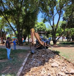 Prefeitura inicia obras para substituição do piso da Pracinha do Frimisa