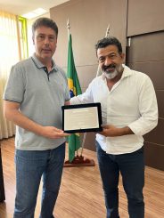 Prefeitura recebe homenagem da Emater-MG em solenidade de comemoração aos 75 anos da empresa