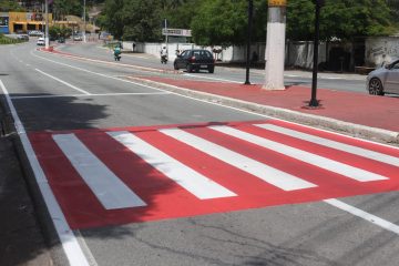 Prefeitura revitaliza sinalização da Avenida Brasília, garantindo mais segurança para motoristas e pedestres