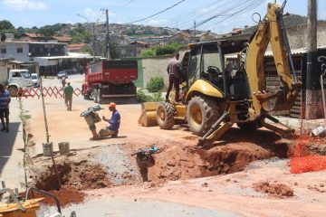 Equipes de obras reparam estragos causados nas tubulações subterrâneas