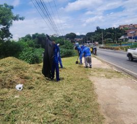 Prefeitura de Santa Luzia executa serviços de capina em diferentes pontos da cidade