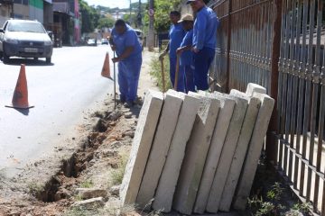 Prefeitura realiza instalação e reparos de meio-fio na Rua Santa Luzia