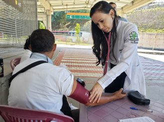 Equipe da atenção primária da secretaria de saúde faz ação para lembrar o Dia Mundial de Combate à Hipertensão Arterial