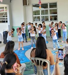 Prefeitura entrega uniforme e colar de girassol na Umei Carmem Lidia Diniz