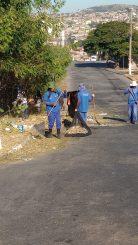 Capina e varrição atende diversos pontos da cidade nesta semana