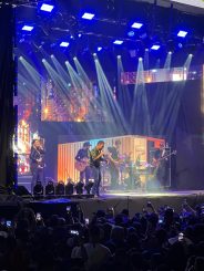 Eduardo Costa agita multidão na 36° Festa do Gado de Santa Luzia