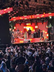 Show de Simone Mendes encerra com chave de ouro a 3ª noite da Feira do Gado de Santa Luzia