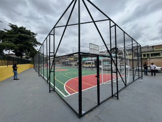 Quadra poliesportiva revitalizada é entregue à comunidade do São Benedito