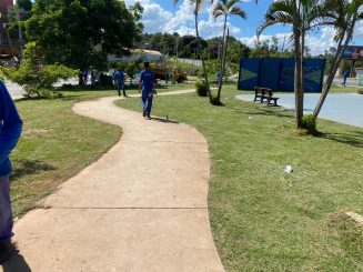 Equipes de capina e limpeza intensificam trabalho na época das chuvas