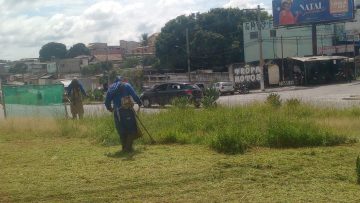 Santa Luzia intensifica capina e limpeza em diversas áreas da cidade