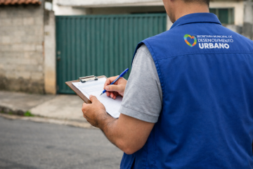 Secretaria de Desenvolvimento Urbano publica Edital nº 01/2026 e realiza notificação coletiva para limpeza de imóveis